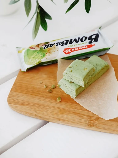 BOMBBAR Батончик неглазированный Фисташковый пломбир 60 г 