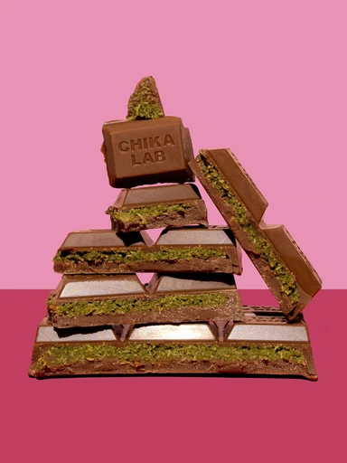 CHIKALAB Молочный шоколад с фисташковой пастой и хрустящим тестом 100 г 