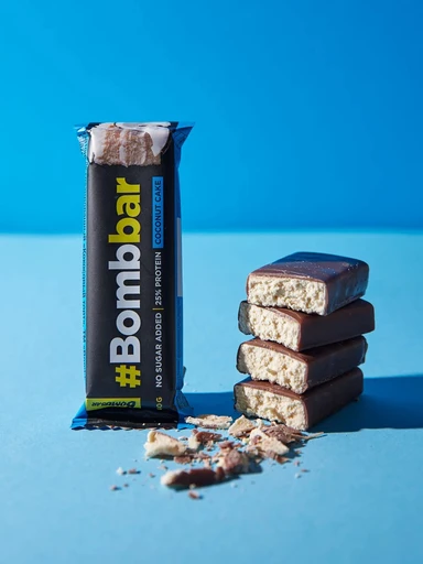 BOMBBAR Батончик глазированный Кокосовый торт 40 гр. 