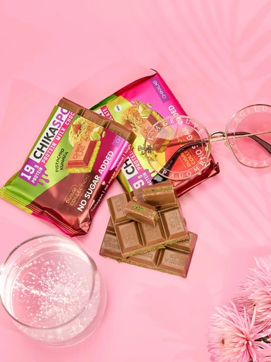 CHIKALAB Молочный шоколад с фисташковой пастой и хрустящим тестом 100 г 